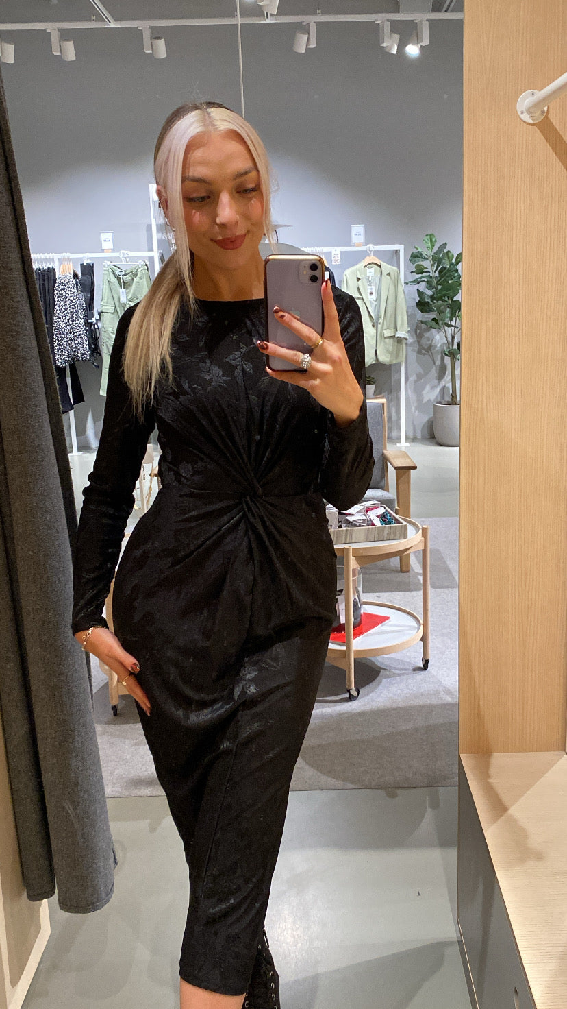 VIROSEA Midi Dress - Black Beauty